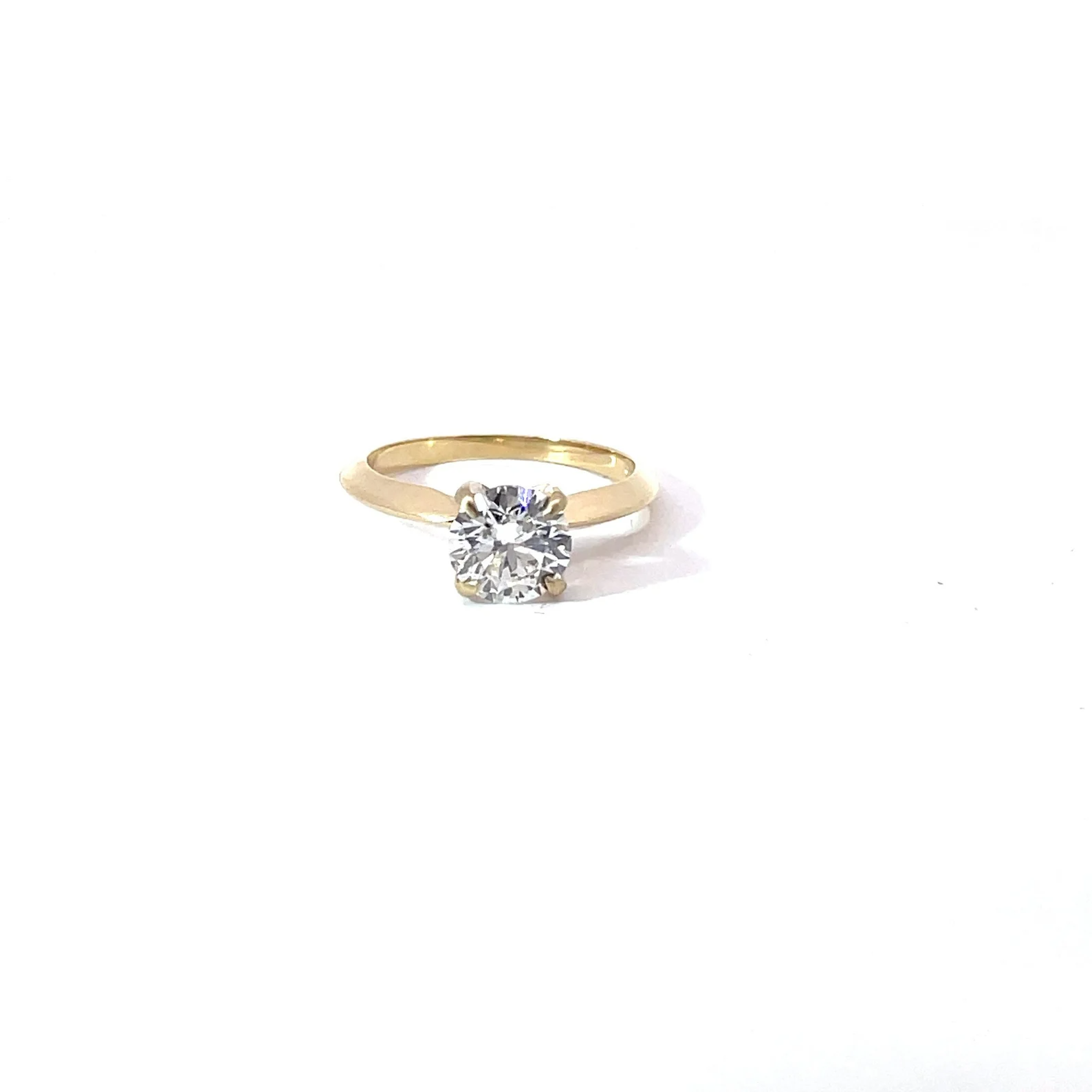 Round Knife Edge Lab Grown Diamond Engagement Ring