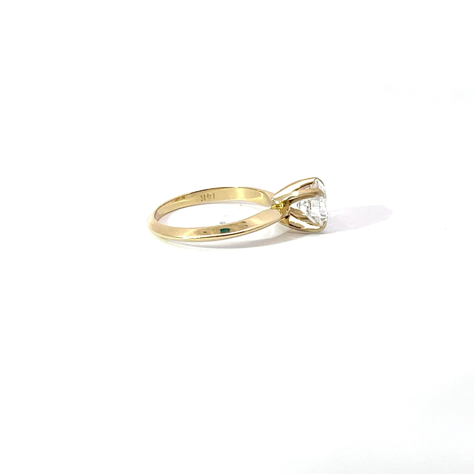 Round Knife Edge Lab Grown Diamond Engagement Ring
