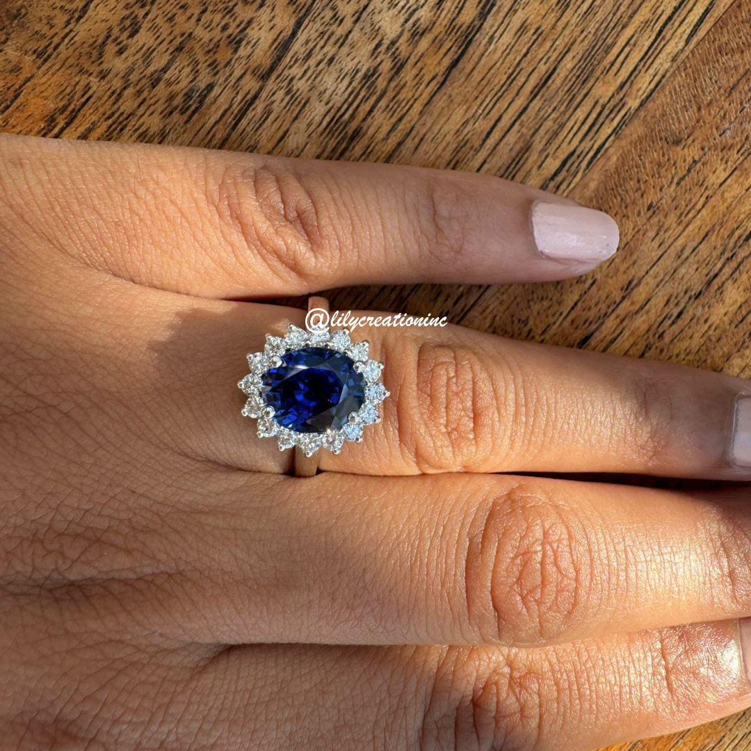 Oval Sapphire & Diamond Engagement Ring - 7 ct