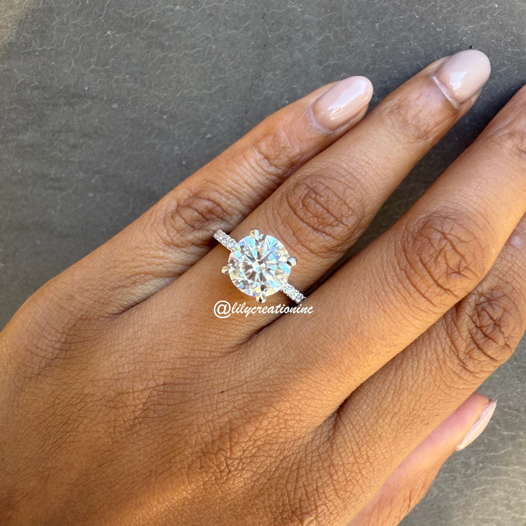 Round Diamond Engagement Ring With 1/2 Coverage Side Stones