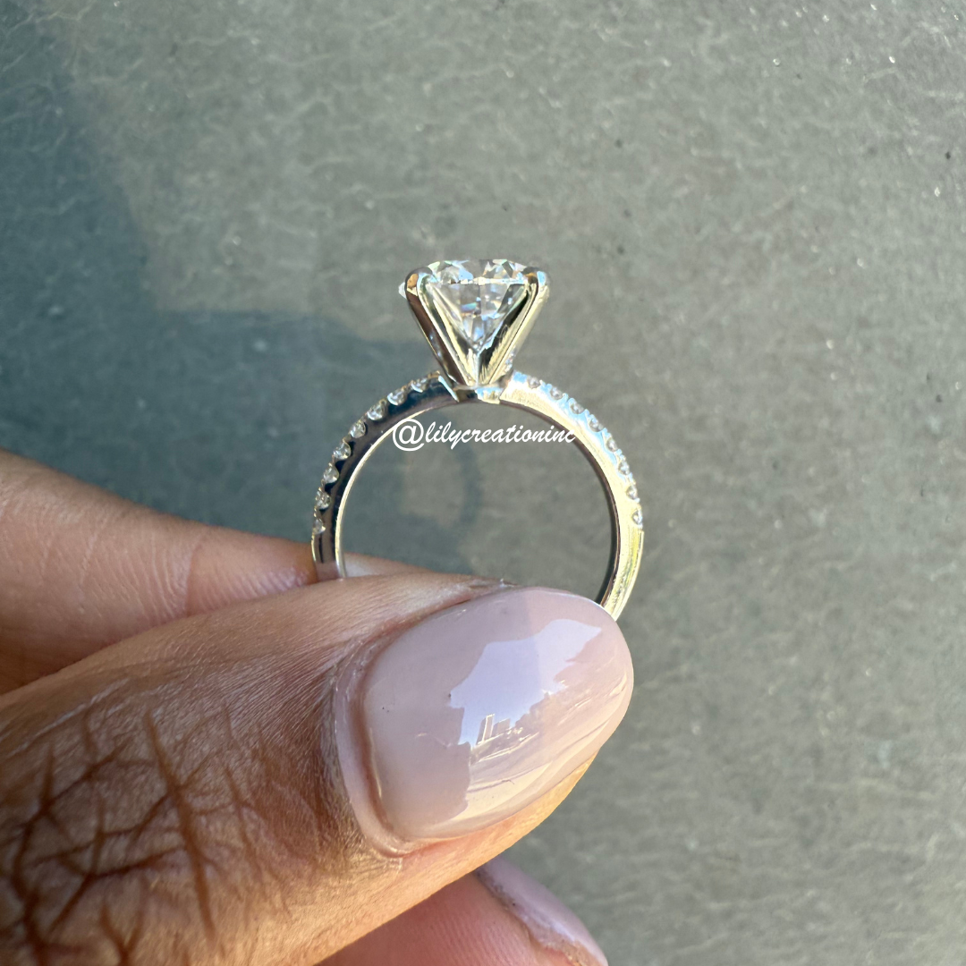 Round Diamond Engagement Ring With 1/2 Coverage Side Stones