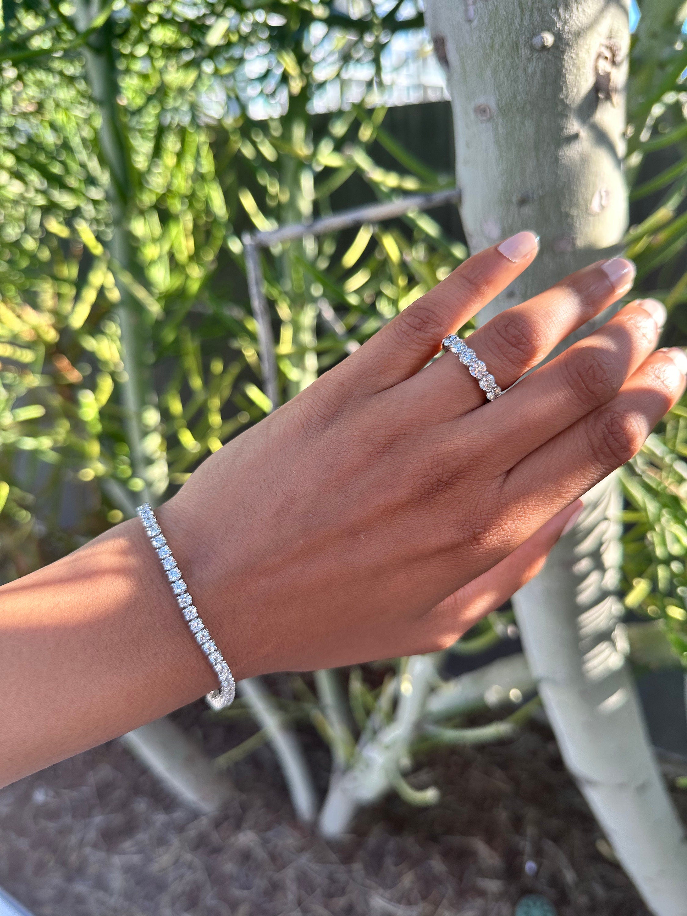 14K White Gold Rounded Diamond Tennis Bracelet