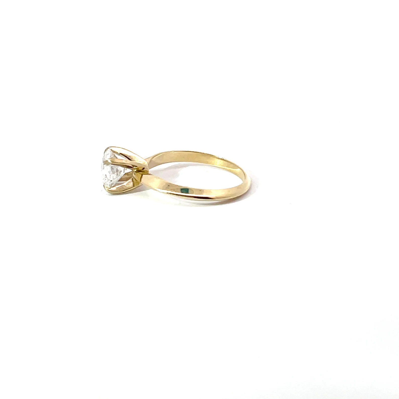 Round Knife Edge Lab Grown Diamond Engagement Ring
