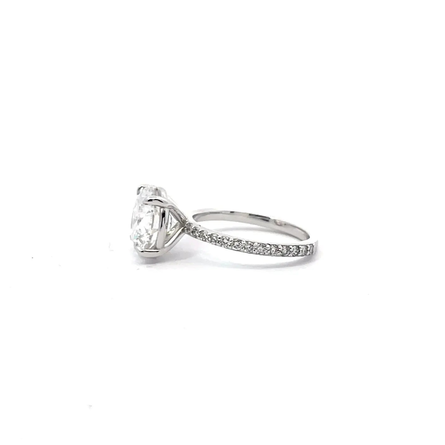 Round Solitaire Diamond Engagement Ring With 3/4 Coverage Side Stones